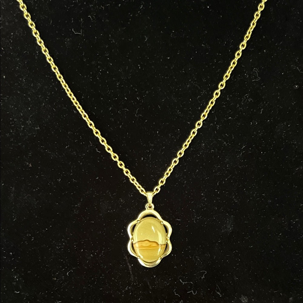 Vintage Picture Jasper Gold-Tone Pendant Necklace with Floral Frame